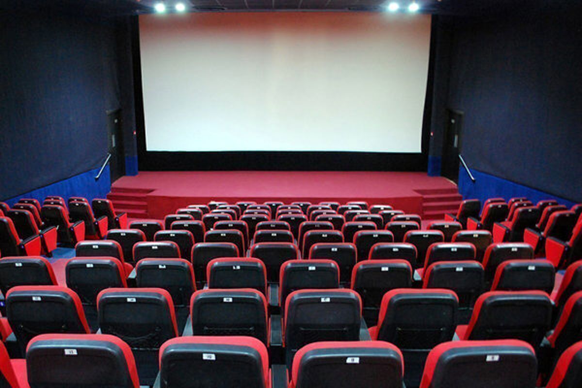 قیمت واقعی بلیت سینما ۵۰۰ هزار تومان است نه هشتاد هزار تومان