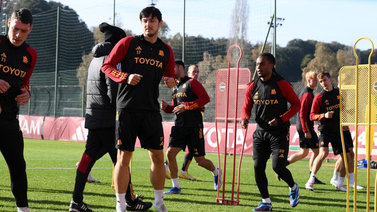 عکس| آمادگی سردار در تمرینات؛ در انتظار اولین حضور در ترکیب رم عکس| آمادگی سردار در تمرینات؛ در انتظار اولین حضور در ترکیب رم