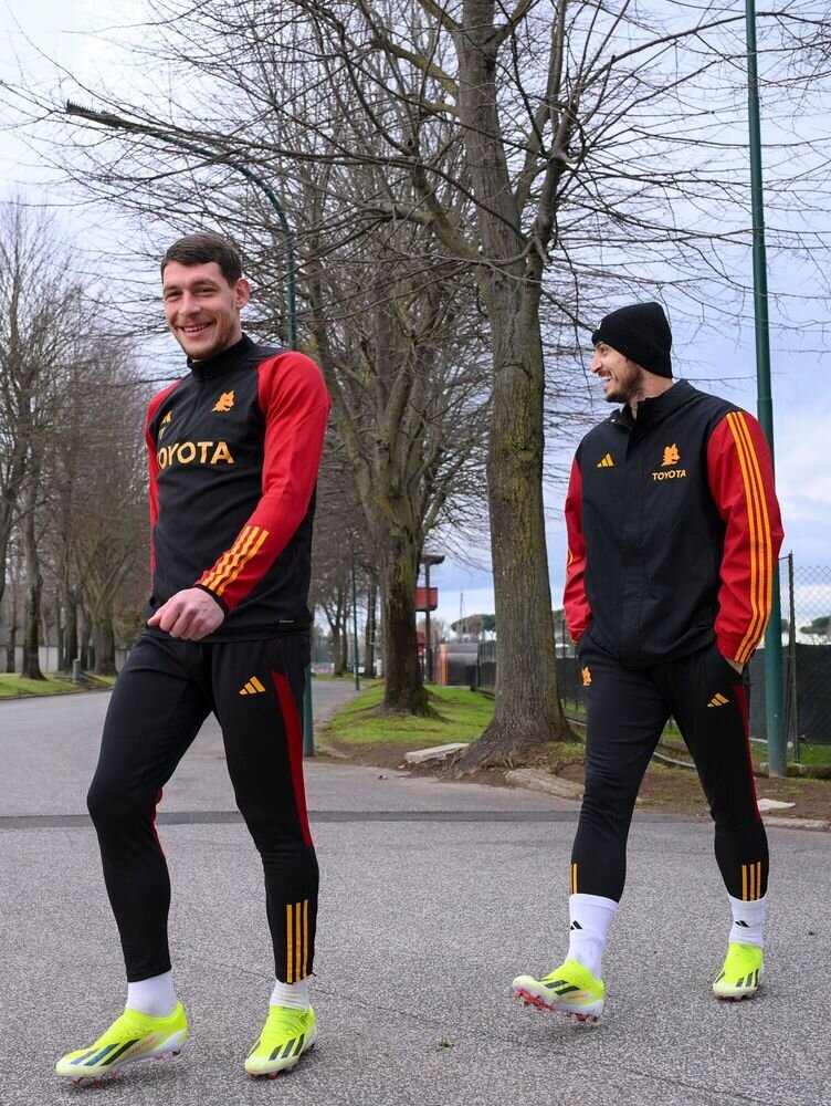 عکس| تیپ زمستانی سردار دور از گرمای قطر عکس| تیپ زمستانی سردار دور از گرمای قطر