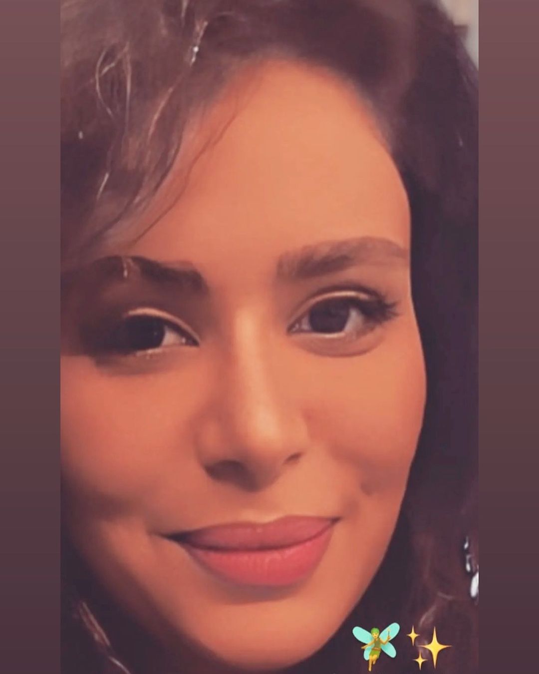 عکس| تغییر چهره مجری تلویزیون با پوشش متفاوت