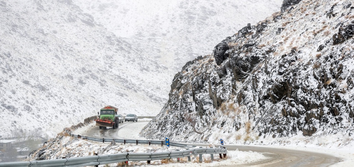 هواشناسی ۲۱ دی ۱۴۰۲ / گردوخاک، باران و برف در ۱۸ استان