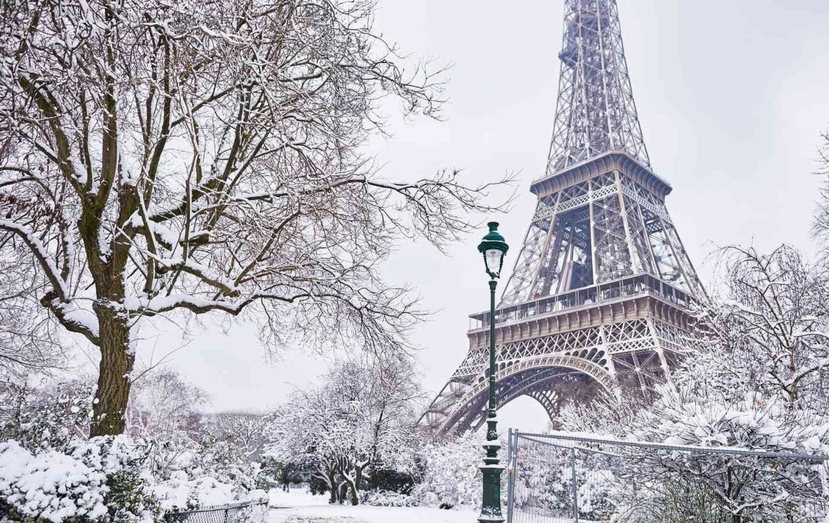 فیلم| برف سنگین در پاریس