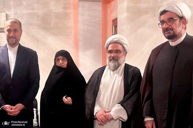 عکس| توصیههای دختر امام خمینی به وزیر ابراهیم رئیسی عکس| توصیههای دختر امام خمینی به وزیر ابراهیم رئیسی