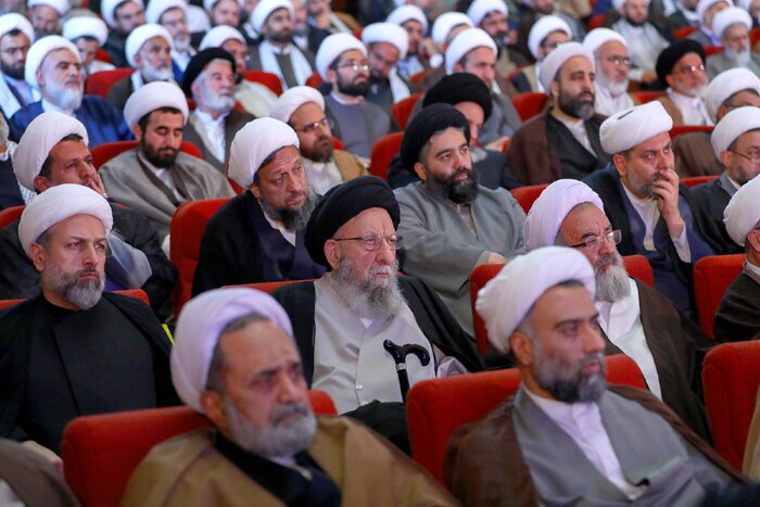 تمجید رئیسی از دولت خود در جمع ائمه جمعه / دلایل تورم را رفع کردیم تمجید رئیسی از دولت خود در جمع ائمه جمعه / دلایل تورم را رفع کردیم