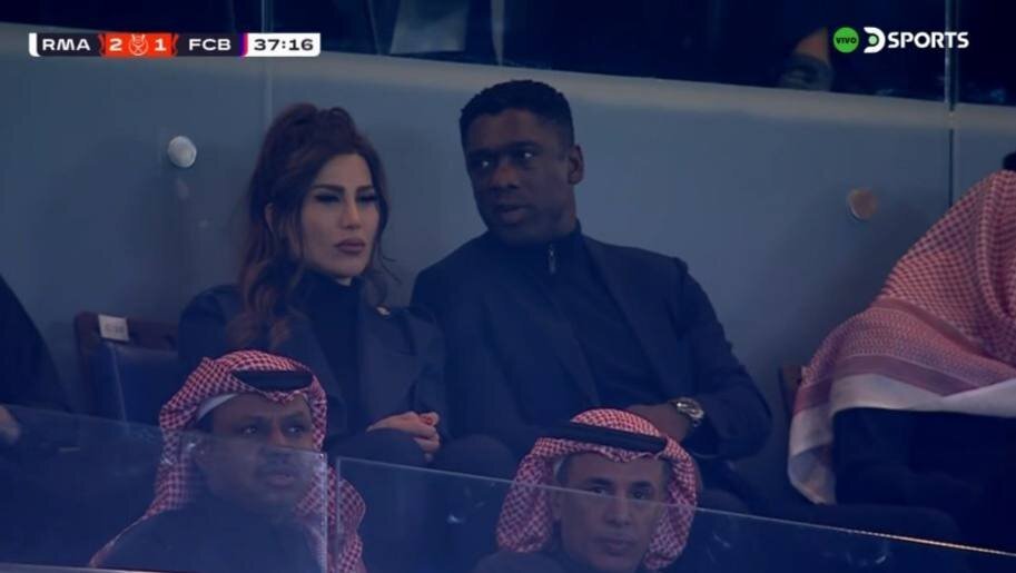 عکس‌| یک زن ایرانی تماشاگر ویژه ال‌کلاسیکو در عربستان