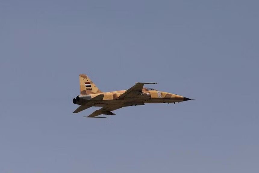 عکس| جنگنده مشهور حوثی‌های یمن در آسمان