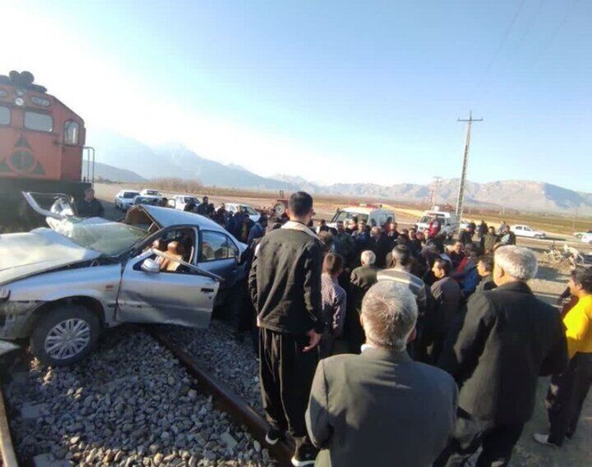 برخورد سمند با قطار در هرسین کرمانشاه / ۲ کشته