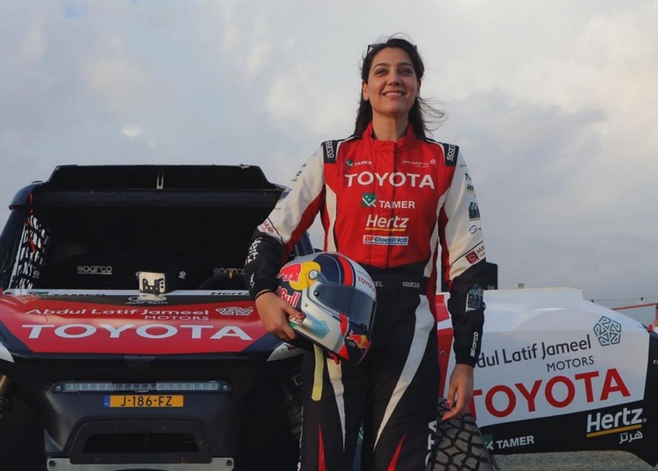 عکس| استایل متفاوت راننده زن عربستانی برای حضور در مسابقات