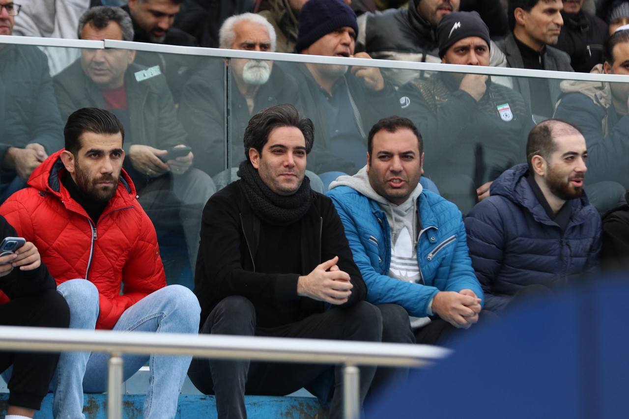 عکس| مجری معروف تماشاگر بازی ملوان و تراکتور عکس| مجری معروف تماشاگر بازی ملوان و تراکتور