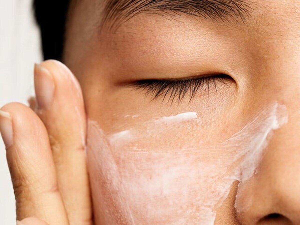 این ۵ عادت سلامت پوست را به خطر می‌اندازند