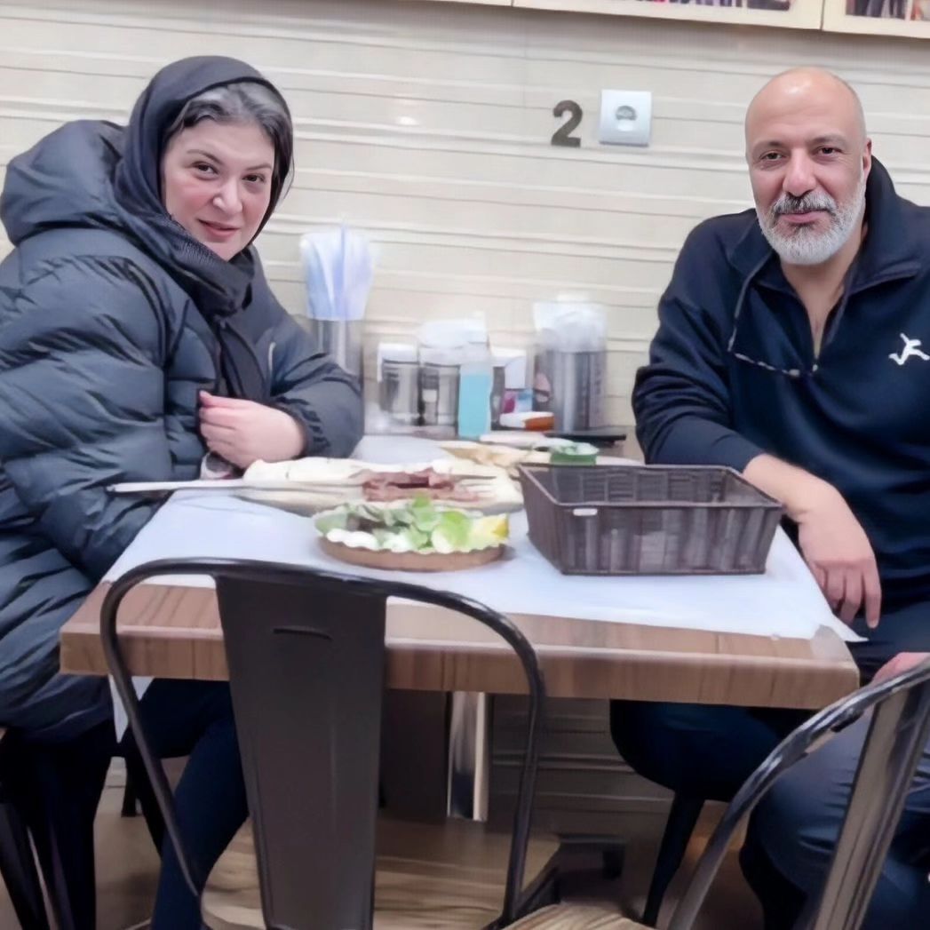 عکس| تصویری جدید از امیر جعفری و همسرش در یک جیگرکی