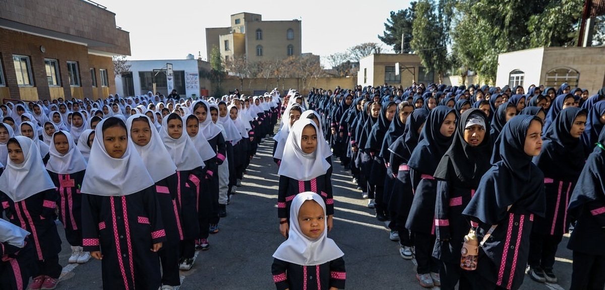 تصاویر| جشن توزیع شیر در مدرسه دخترانه یاران مهدی