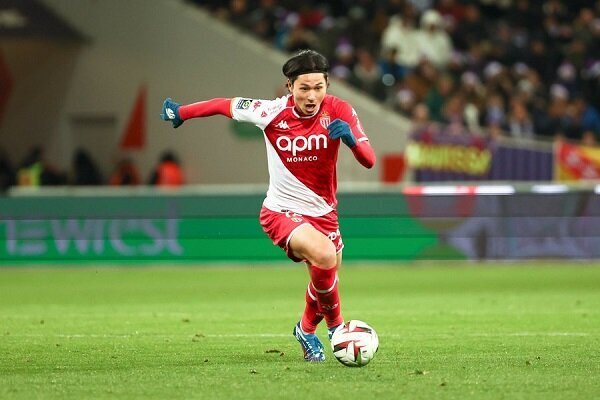 عکس| اقدام عجیب ستاره ژاپنی پس از بازی با ایران عکس| اقدام عجیب ستاره ژاپنی پس از بازی با ایران