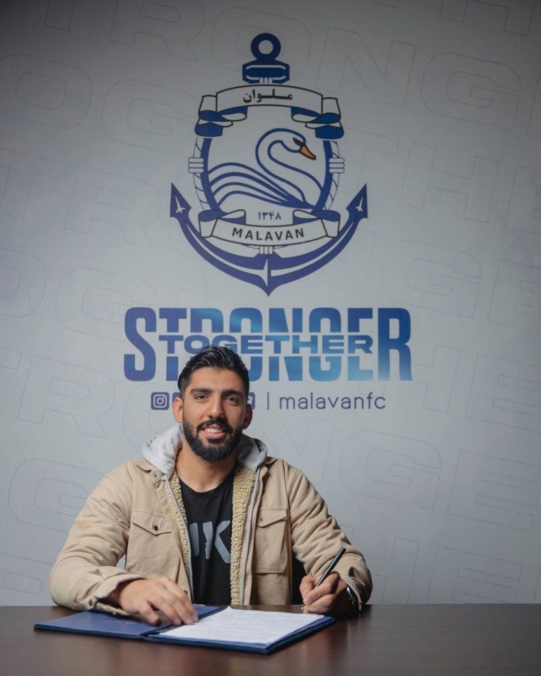 عکس| ملوان دروازه‌بان سرباز گرفت