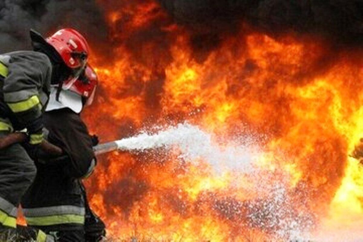 حادثه آتش سوزی انبار پلاستیک در خاور شهر / ۳ نفر کشته شدند