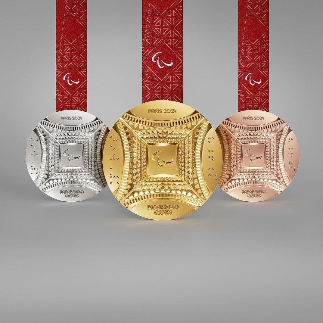 عکس| رونمایی از مدال‌های المپیک و پارالمپیک ۲۰۲۴ پاریس