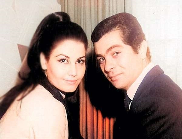 عکس | چک مسعود کیمیایی به بانو پوری بنایی برای فیلم قیصر