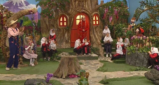 عکس | خاله شادونه به تلویزیون برگشت