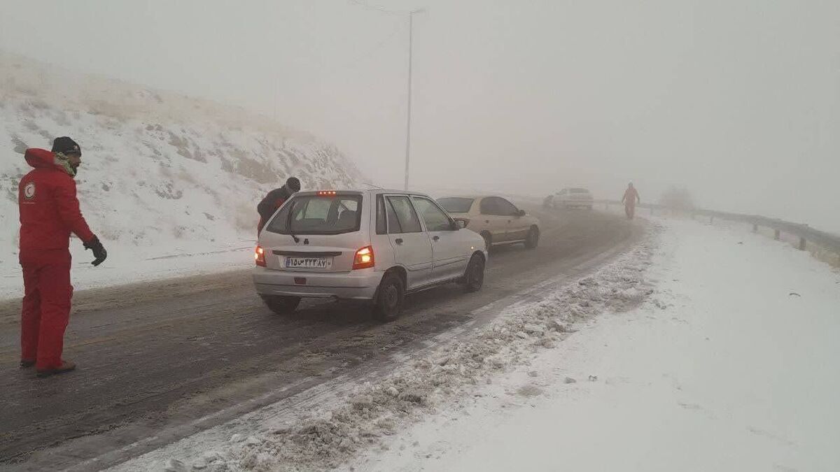 برف و کولاک در راه مازندران؛ آماده باش امدادگران