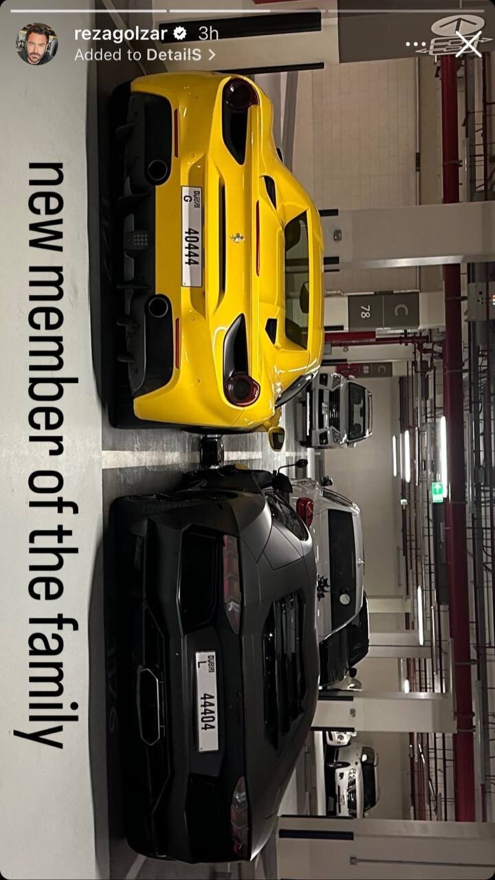 عکس| رونمایی محمدرضا گلزار از دو خودروی فوق‌لوکس و میلیاردی جدیدش