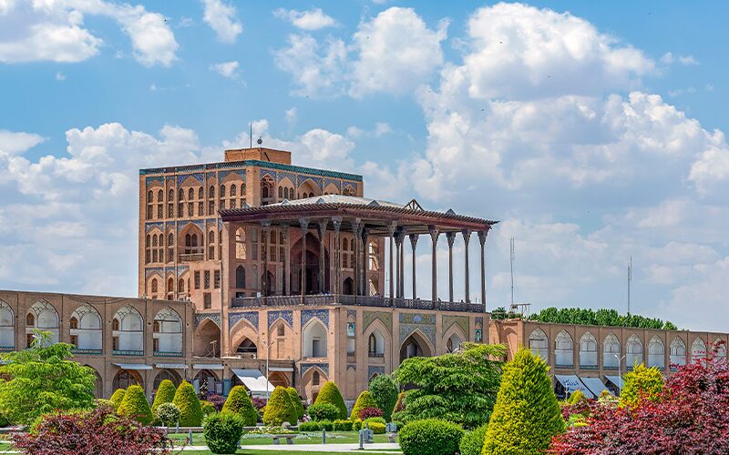 راهنمای سفر به اصفهان، هر آنچه قبل از سفر باید بدانید!