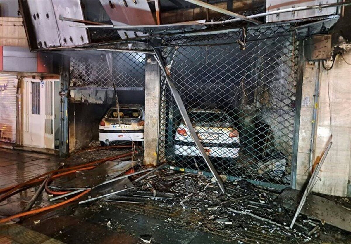 عکس| آتش‌سوزی در یک تعمیرگاه خودرو در تهران