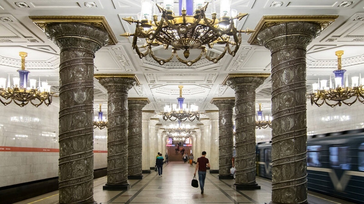 فیلم| ایستگاه متروی باشکوه سن‌پترزبورگ در روسیه
