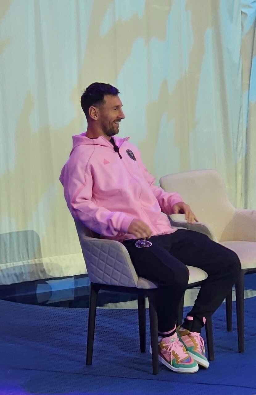 عکس| قیمت کفش مسی اندازه یک آپارتمان در تهران! عکس| قیمت کفش مسی اندازه یک آپارتمان در تهران!