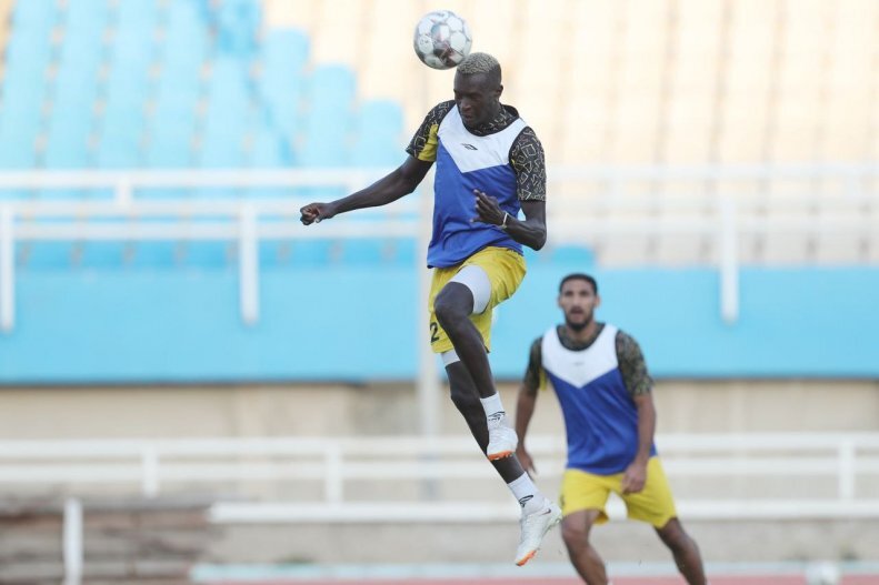 عکس| استقلال به صخره سنگالی خورد عکس| استقلال به صخره سنگالی خورد