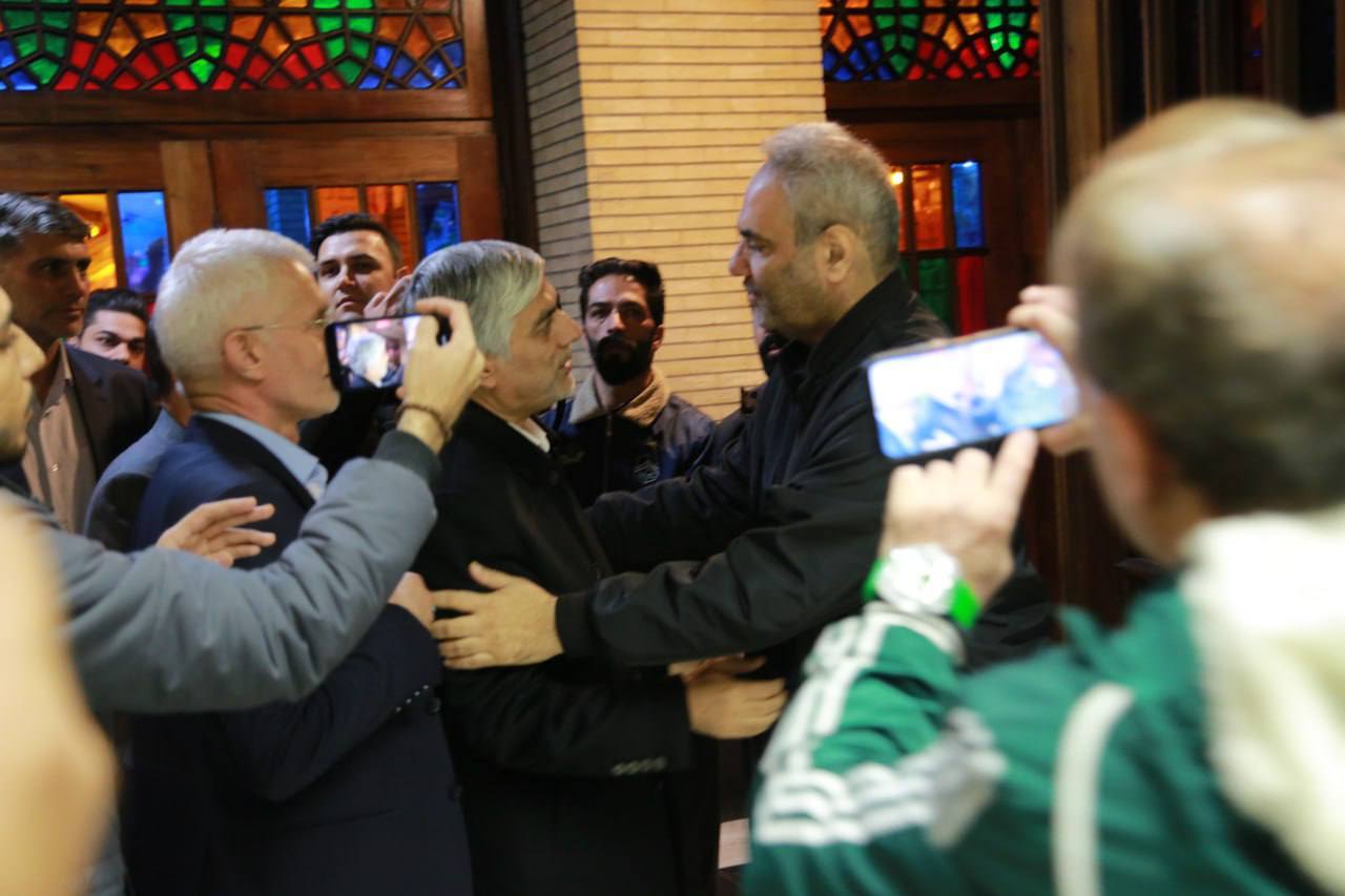 عکس‌| استقبال گرم خیابانی از وزیر ورزش در مراسم ختم برادرش