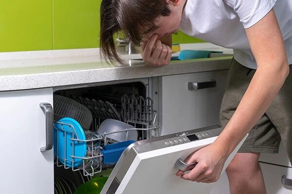 بوی بد ماشین ظرفشویی راه چگونه برطرف کنیم؟  بوی بد ماشین ظرفشویی راه چگونه برطرف کنیم؟