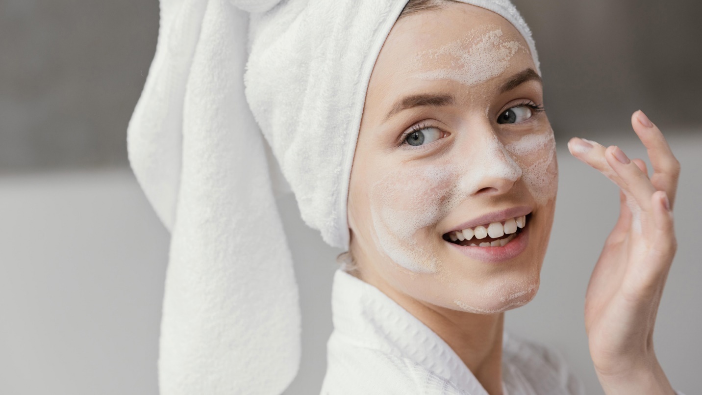 با برند‌های پرطرفدار ژل شستشوی صورت در فروشگاه اینترنتی خانومی بیشتر آشنا شوید