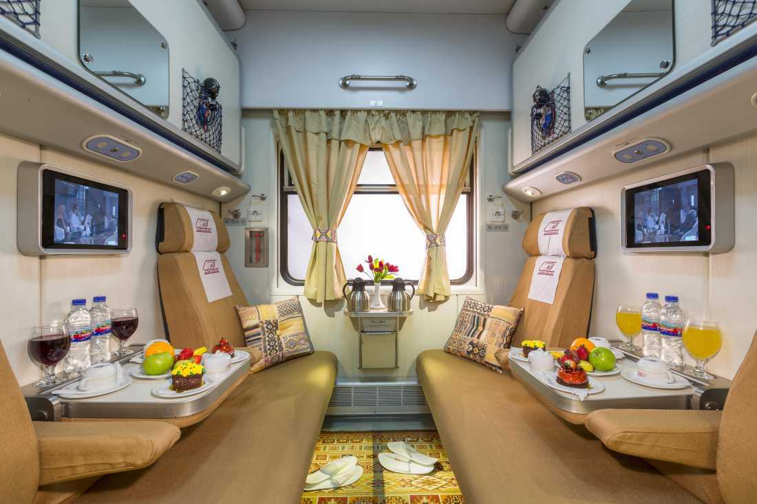 خرید بلیط قطار‌های کوپه‌ای