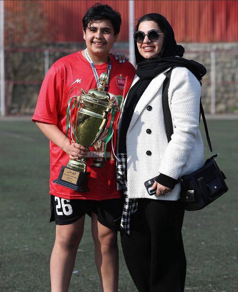 عکس| همسر هادی نوروزی در جشن پرسپولیس؛ هانی قهرمان شد! عکس| همسر هادی نوروزی در جشن پرسپولیس؛ هانی قهرمان شد!