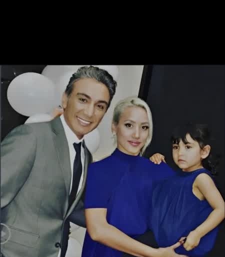 تصویری از شادمهر عقیلی و همسر و دخترش