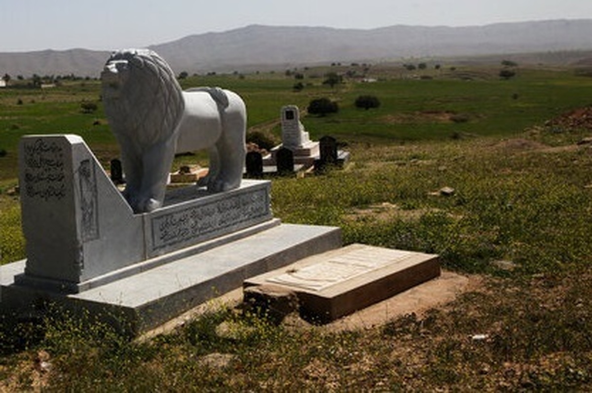 افزایش شیر سنگی بر قبر‌ها در استان کهگیلویه و بویراحمد