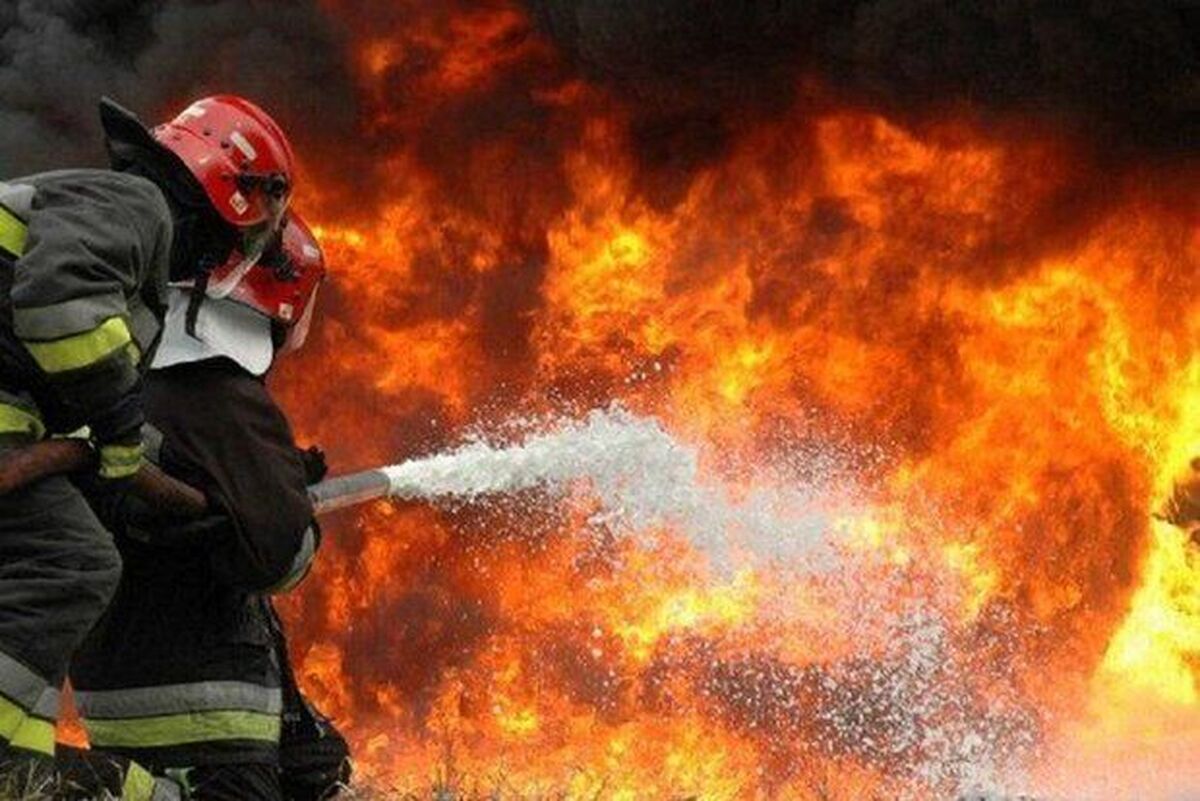 آتش سوزی گسترده در نیروگاه اصفهان