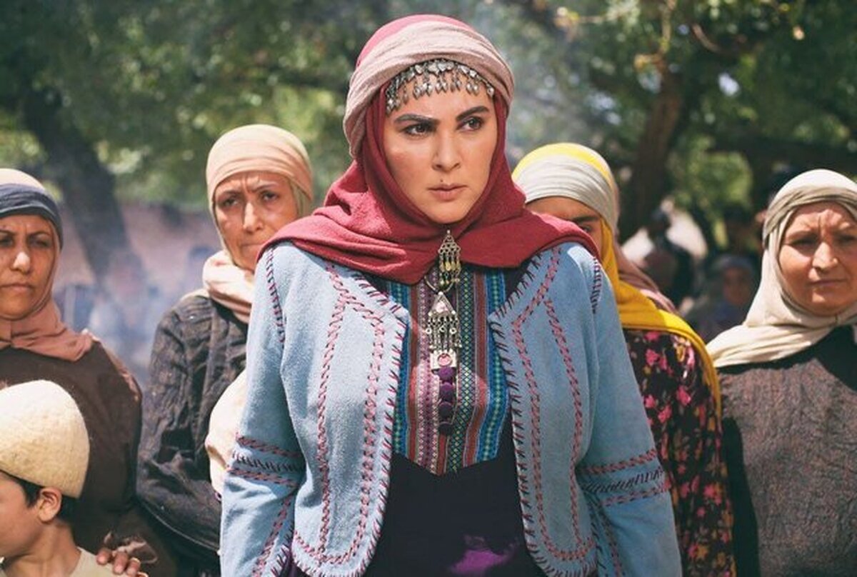 چرا سریال «آتش و باد» بر تن خان بزرگ لباس زنانه پوشاند؟