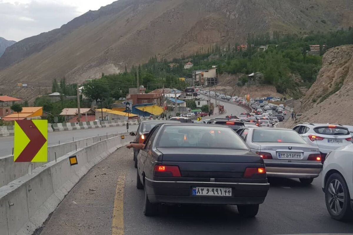 ترافیک سنگین در محور هراز / جاده کندوان از مرزن آباد به کرج مسدود شد