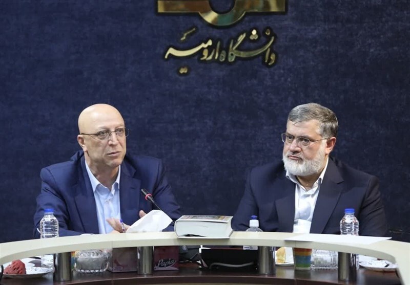 وزیر علوم: فارغالتحصیلان دانشگاهی مهارت ندارند