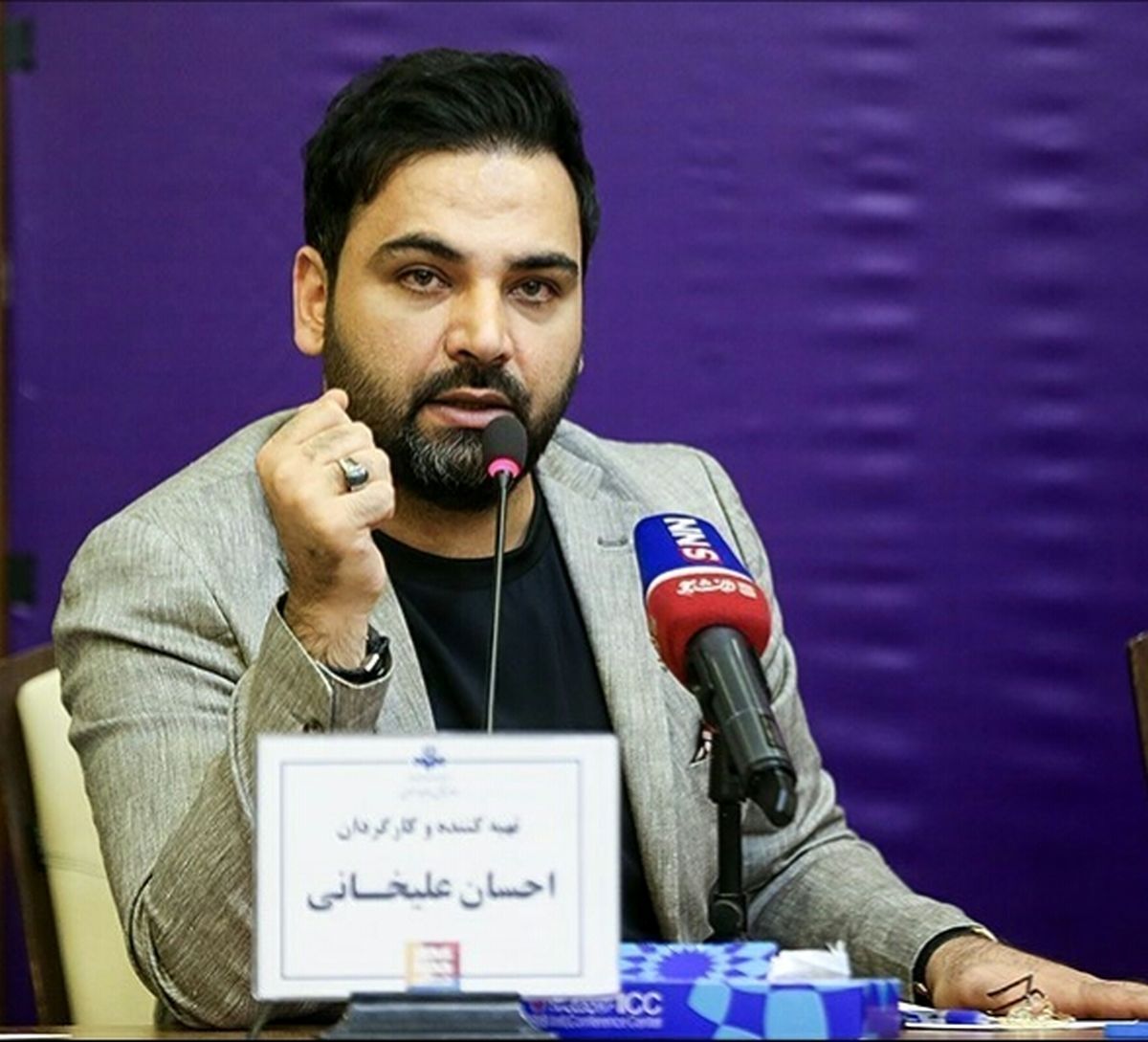 واکنش تند احسان علیخانی به جواب عجیب وزیر آموزش و پروش درباره دربی