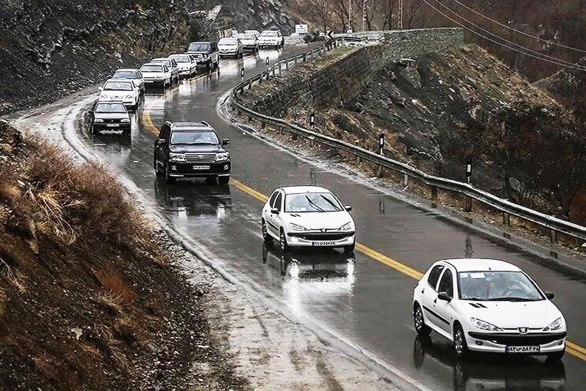 بارش باران و لغزندگی جاده‌های البرز