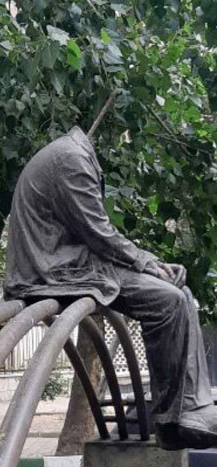 عکس| سر مجسمه معروف در سیدخندان گم شد