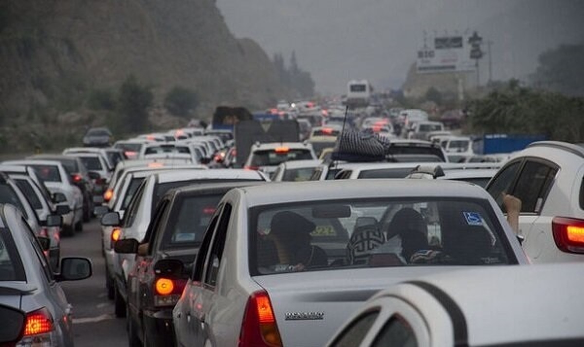 باران و ترافیک سنگین در جاده چالوس