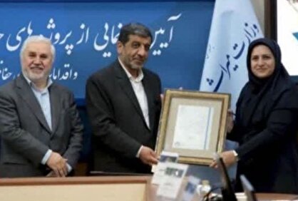 انتقاد شدید مقام دولتی از استاندار فارس و دادستانى شیراز: آیا با این کار‌ها حجاب حاکمیت مى‌یابد؟ مگر کشور تفکیک قوا ندارد؟