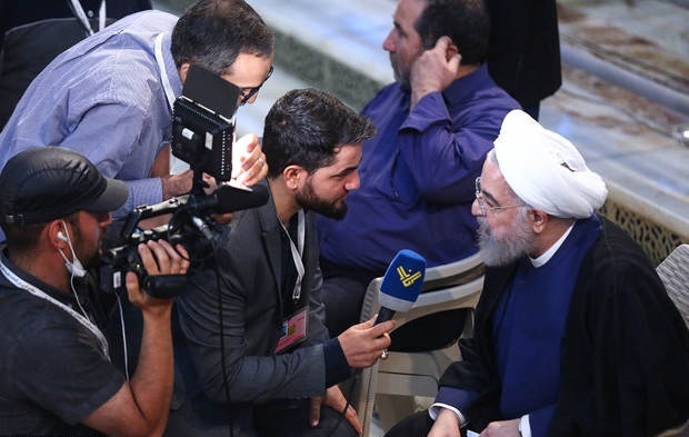 روحانی: باید در برابر تحریف امام بایستیم