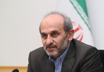 عکس | از مهران مدیری تا احسان علیخانی در اتوبوسی که پیمان جبلی از صداوسیما خارج میکند