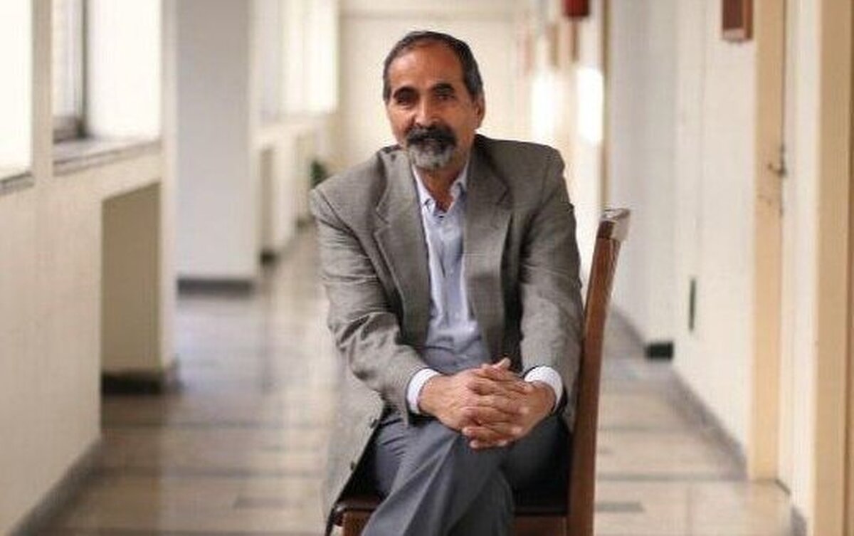 آزاد ارمکی: ساختار دانشگاه در ایران چیزی به جز کارمند تولید نمی‌کند