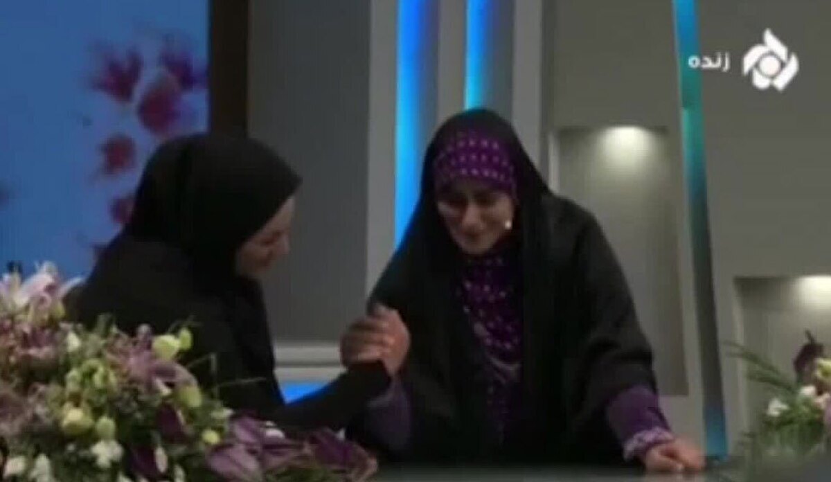 فیلم| نمایش مچ اندازی دو خانم روی آنتن زنده صداوسیما