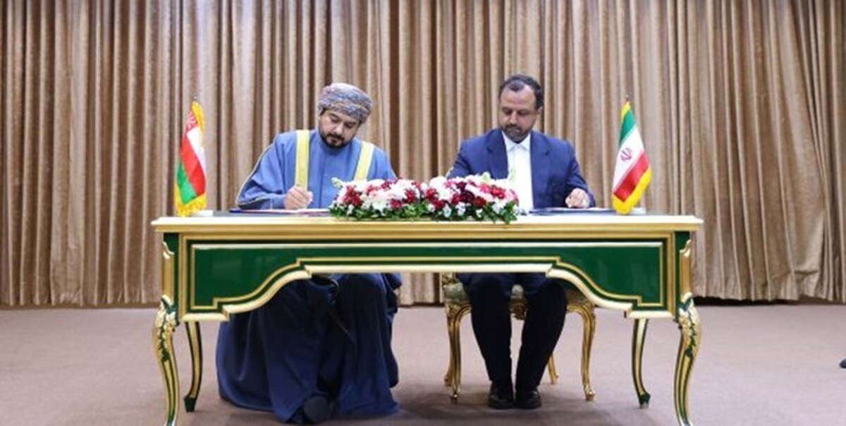 ۴ سند همکاری میان مقامات ایران و عمان امضا شد